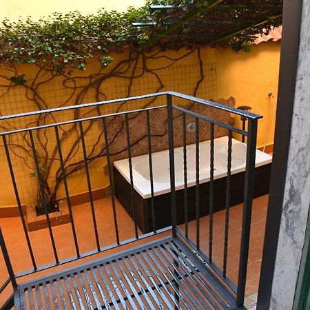 Ripa Garden room&suite Salerno Exterior foto